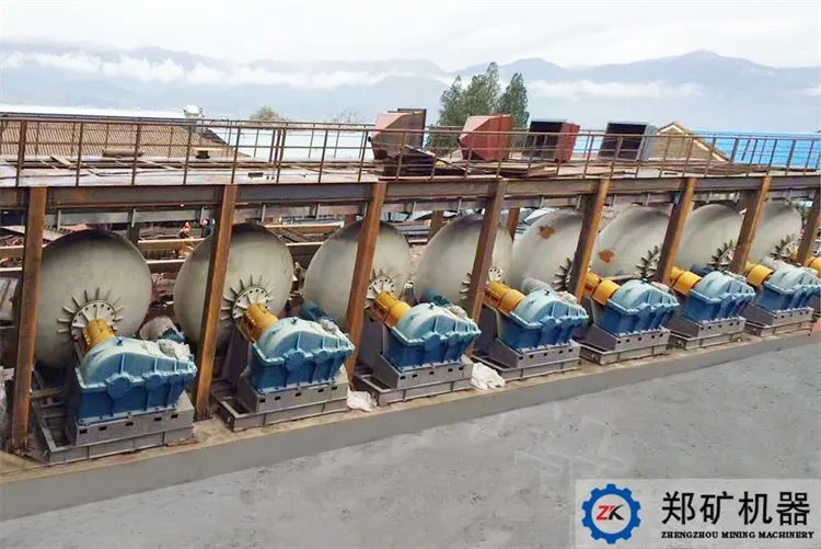 鍋式造粒機2.jpg 鍋式造粒機2.jpg